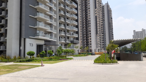 3 bhk available for rent in Godrej Meridian1